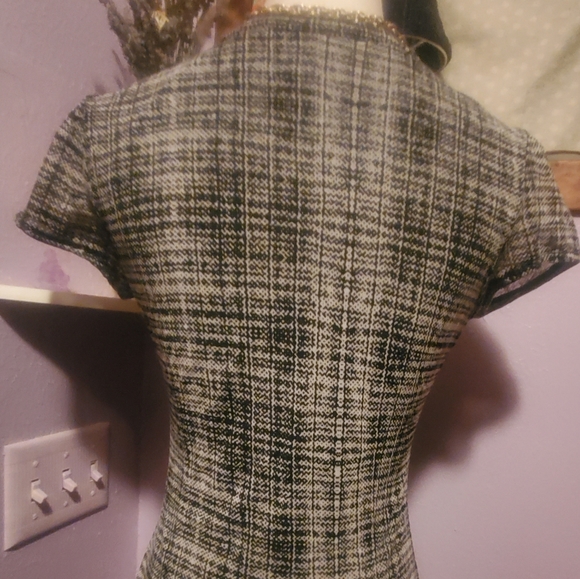 Beautiful blouse - Picture 3 of 3